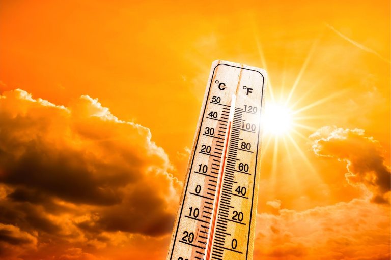 Hot-Sun-Thermometer-Heatwave-Concept