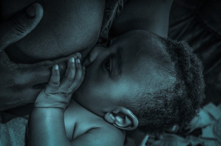 black-breastfeeding